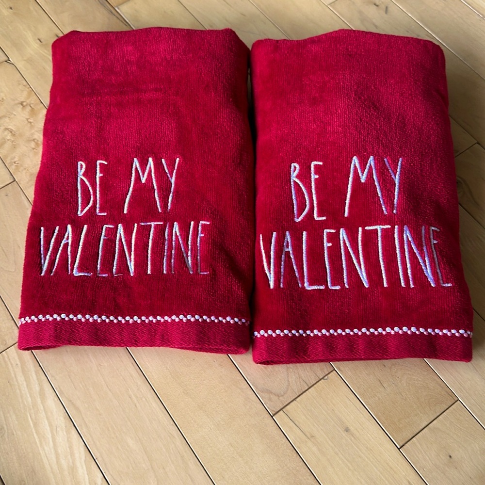 ❤️Valentines Hand Towels by Rae Dunn